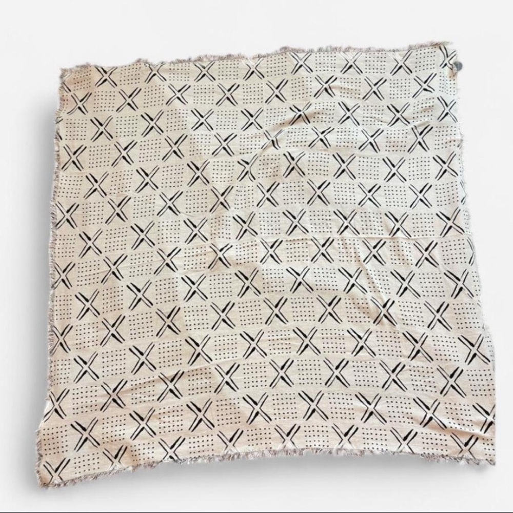 Aerie Cotton Scarf – African-Inspired Black & Cream Print